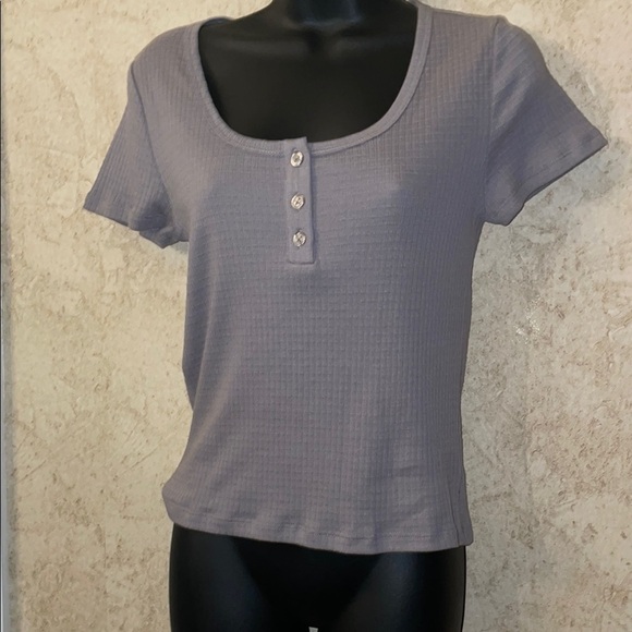 Forever 21 Tops - Forever 21 Women's Gray Button-Front Top❤️